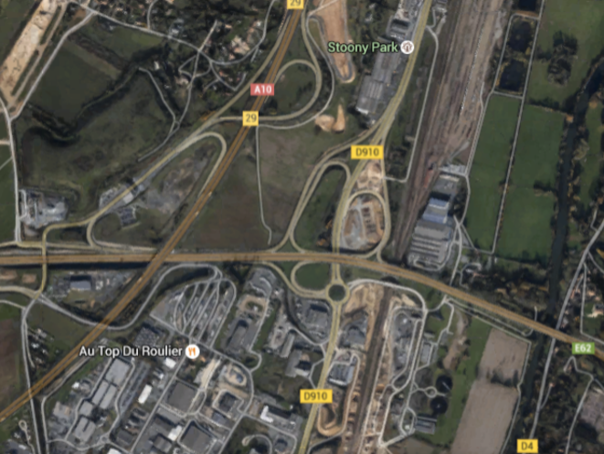 Le chantier de la LGV Tours-Bordeaux, tel que vu sur Google map. Le chantier de la LGV Tours-Bordeaux, tel que vu sur Google map.